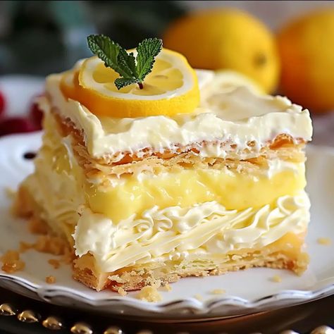 Lemon Ice Box Cake, Lemon Eclair, Cook Desserts, Simple Desserts, Pies Recipes, Eclair Cake, Homemade Pudding, Lemon Frosting, Flowers Paintings