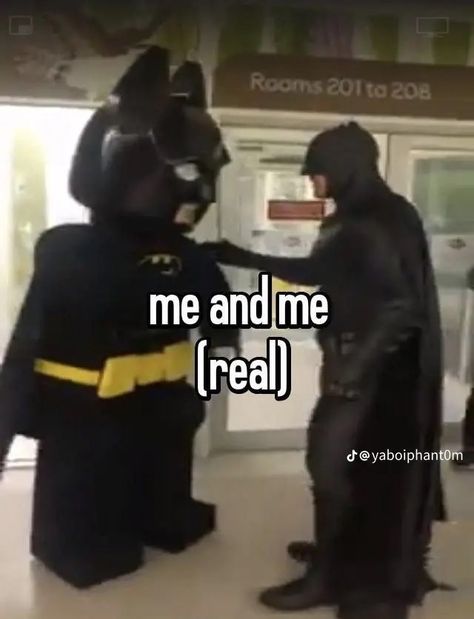 Batman Pictures, I Am Batman, Batman Funny, Im Batman, Dc Memes, Silly Images, Lego Batman, Very Funny Pictures, Im Going Crazy