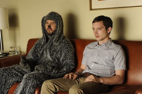 Still of Elijah Wood and Jason Gann in Wilfred ....Love This Show Wilfred Costume, Elijah Wood, Dog Costume, Be Prepared, Tv News, Best Tv, Picture Photo, The Dog, To Win