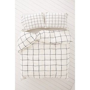 Wonky Grid Duvet Cover Checkered Bed Sheets, Urban Outfitters Pillows, Aesthetic Checkered, Blue Powder Rooms, Cute Bed Sheets, Modern Style Bed, Monochromatic Room, White Room Decor, Trendy Apartment