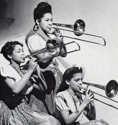 Trombone Photoshoot, 1940s Music, Arte Jazz, Jazz Saxophonist, Woman Singing, Black Entertainment, Music Life, Female Musicians, Women In Music