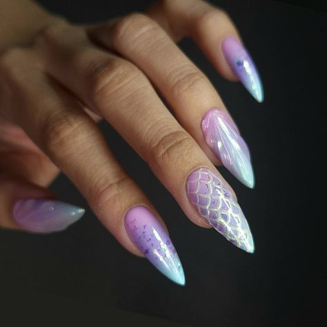 Scale Nails, Fish Scale Nails, Stiletto Shaped Nails, Ocean Goddess, Mermaid Nail Art, Pastel Mermaid, Mermaid Nail, New Nail Trends, Long Stiletto Nails