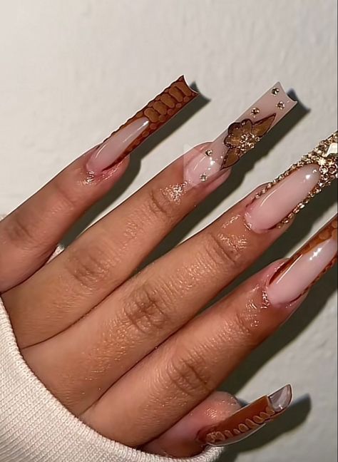 Nail Ideas Latina, Brown Nail Ideas, Nails Charms, Set Nails, Brown Acrylic Nails, Nail Tutorial Videos, Brown Nail, Brown Acrylic, Nail Tutorial