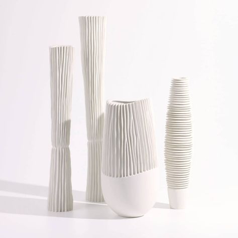 @fosceramiche: “NOVALIS collection: a play of light and shadow…” Porcelain Vase Design, Vintage Pottery Vases, Ceramics Pottery Vase, Contemporary Vases, Ceramic Texture, Pottery Handbuilding, Handmade Ceramics Vase, Diy Pottery, Ceramic Spoons