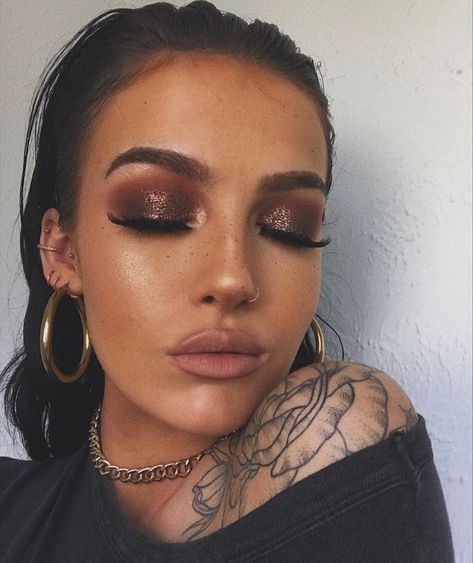 Uploaded by CaRoLiNa CrAtEr. Find images and videos about girl, fashion and aesthetic on We Heart It - the app to get lost in what you love. 2023 Fall Makeup, Mekap Mata, Plouise Makeup Academy, Smokey Eye For Brown Eyes, Smink Inspiration, Beauty Make-up, Glam Makeup Look, Grunge Look, Grunge Makeup