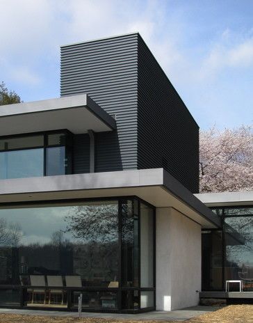 nice colour combo  Modern Exterior Siding Design, Pictures, Remodel, Decor and Ideas - page 111 Black And White Exterior House, White Exterior House, Black And White Exterior, Flat Roof House Designs, Flat Roof Design, Residential Exterior, Contemporary Houses, Flat Roof House, Roof House