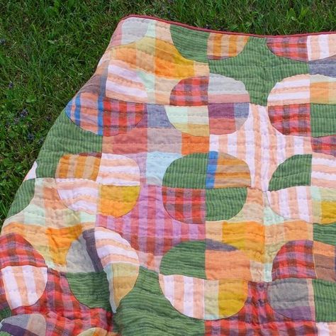 Quilt Backing Ideas, Quilt Themes, Quilted Art, Birthday Quilt, Quilted Blanket, Patchwork Blanket, Quilting Room, Quilt Art, Beginner Quilt Patterns