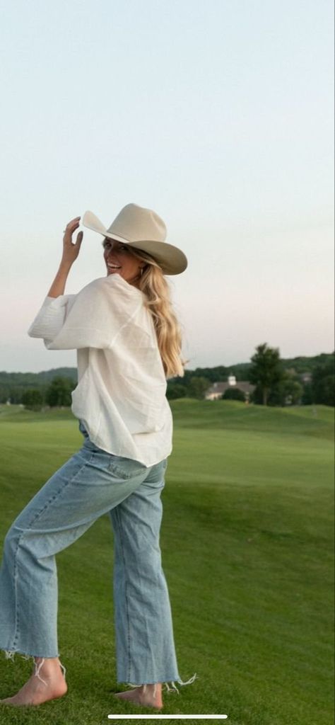 COASTAL COWGIRL — VANITY STORIES Neutral Hat Outfit, Casual Coastal Cowgirl, Farm Fits Aesthetic, Coastal Cowgirl Summer Aesthetic, Coastal Cowboy Aesthetic Outfits, Costal Country Aesthetic, Aspen Summer Aesthetic, Costal Cowboy Outfit, Minimalist Cowgirl Outfit