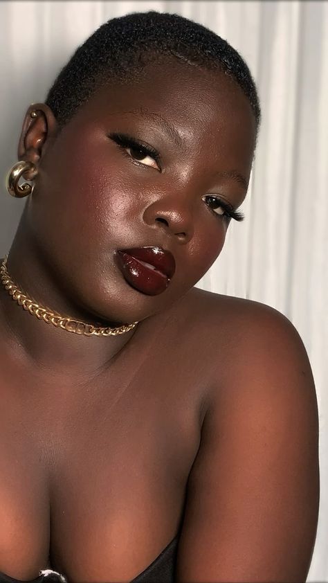 Dark Makeup On Black Women, Plum Lip Makeup Look, Natural Red Makeup, Dark Skin Red Lip, Red Lip Editorial, Black Cherry Makeup, Dark Red Lip Makeup Look, Cherry Cola Lips, Maroon Makeup Looks