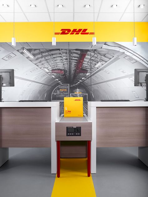 An immersive retail experience...in a DHL Express post? - News - Frameweb Office Plan, Retail Concepts, Help Yourself, Retail Experience, Floor Framing, Need A Break, Free Coffee, Retail Space, Phone Charging