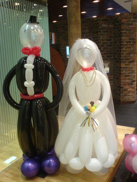 Sad to think ... My wedding was devoid of any balloon sculpture Worst Wedding Photos, Ugly Wedding, Bad Wedding, Tacky Wedding, Classy Wedding Decor, Make Your Name, How To Make Balloon, Thailand Wedding, Romantic Beach