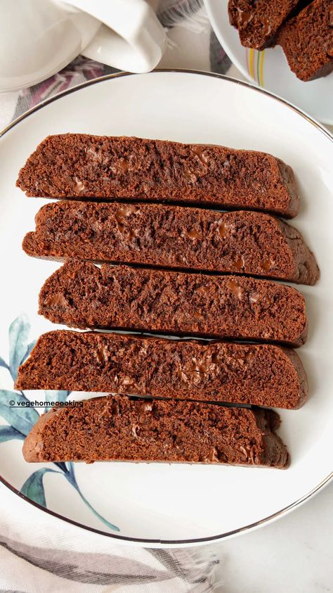 Eggless Chocolate Biscotti / Double Chocolate Biscotti Eggless Biscotti Recipe, Cookies Eggless, Chocolate Biscotti, Almond Biscotti, Eggless Baking, Biscotti Recipe, Cookie Ball, Coconut Cookies, Oatmeal Chocolate Chip Cookies