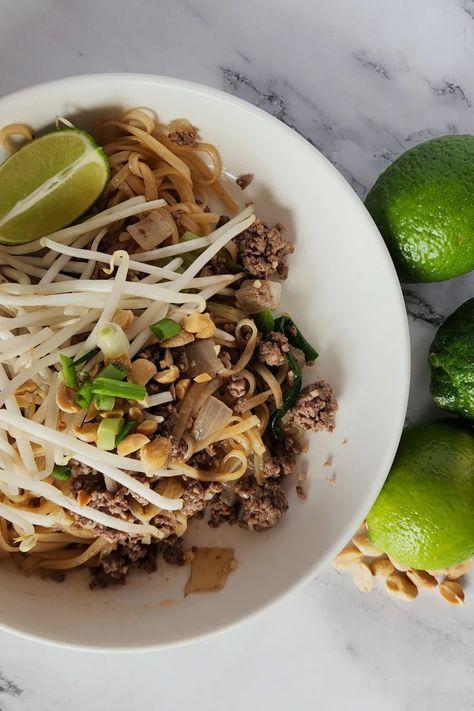 Ground Beef Pad Thai, Ground Beef Thai Noodles, Thai Basil Ground Beef Recipes, Pad Med Mamuang, Pork Pad Thai, Traditional Pad Thai, Tofu Pad Thai, Shrimp Pad Thai, Pad Thai Sauce