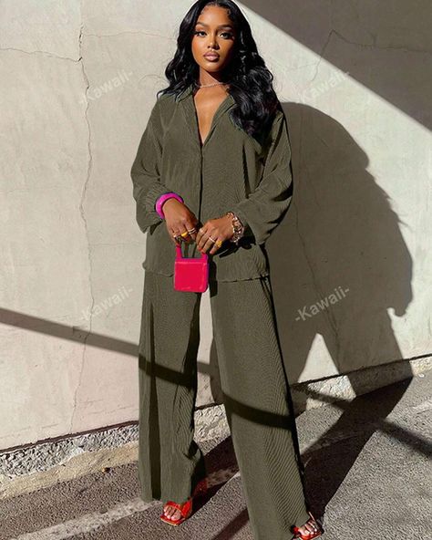 ✨Pre-order only, S(8) - XXL(18)✨ ✨Price : 185k✨ Olive Green Outfits For Black Women, Casual Chic Outfit Black Women, Olive Green Outfits For Women, Casual Outfit Black Women, Palette Wardrobe, Shirt And Wide Leg Pants, Green Outfits For Women, Olive Green Outfit, Wide Leg Pants Outfit