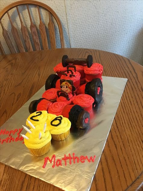 Mickey and the Roadster Racers Birthday cupcake cake Cars Birthday Party Cake, Car Cupcakes, Roadster Racers Birthday, Mickey Roadster Racers Party, Mickey Roadster Racers Birthday, Mickey And The Roadster Racers, Birthday Favours, Disney Parties, Mickey Mouse Bday