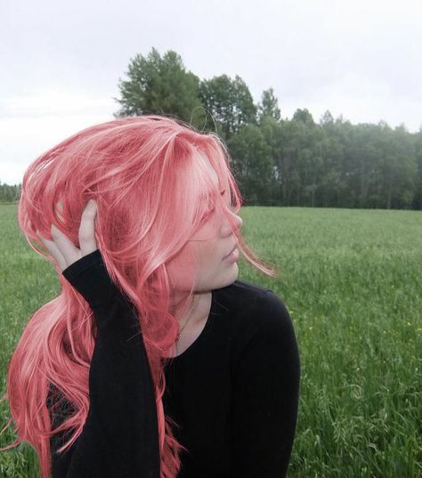 Fox Pretty Aesthetic, Girl With Pink Hair Aesthetic, Pink Hair Girl Aesthetic, Pink Hair Aesthetic, Pink And Green Hair, Pink Haired Girl, Pink Hair Girl, Fox Aesthetic, Long Pink Hair