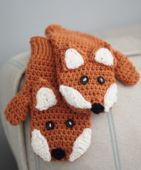 Crocheted Children's Fox Mittens (free pattern) - Craftfoxes Mittens Free Pattern, Free Form Crochet, Crochet Baby Mittens, Crochet Mitts, Crochet Mittens Free Pattern, Crochet Mittens Pattern, Beau Crochet, Confection Au Crochet, Easy Crochet Projects