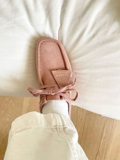 Clarks Wallabees Outfit, Clarks Wallabees, Shoes Outfit Fashion, Cute Slippers, Copenhagen Style, Clarks Originals, Sneakers Outfit, Sneakers Men Fashion, Dream Shoes