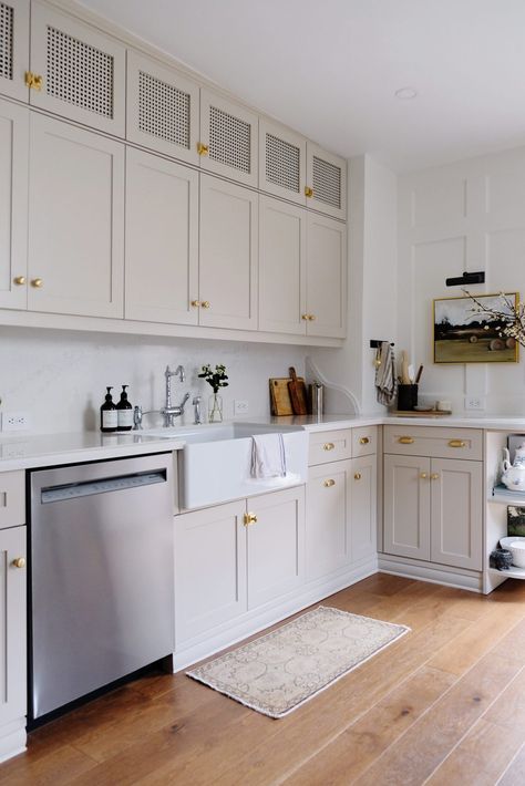 Weekend Reading #138 - Making it in the Mountains Cabinet Hardware Placement, Neutral Cabinets, Warm Wood Tones, Top Of Cabinets, Kitchen Goals, Cabinet Latch, Framed Cabinet, Cabinet Paint Colors, Linen Interior