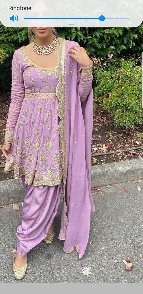 Lilac Punjabi Suits Women, Lilac Punjabi Suit, Punjabi Suit Colour, Patiyala Suits Designer, Banarsi Suit, Spiritual Pictures, Patiyala Suit, Lilac Colour, Outfits Woman