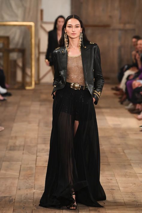 Ralph Lauren Spring Summer, Black Runway, Fashion Week Dresses, Fashion Dream Job, Ralph Lauren Style, Spring Summer 2024, All Black Outfit, Fashion Fits, Dark Fashion