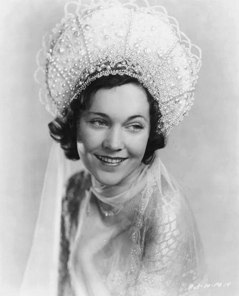 Maureen O’Sullivan Maureen O'sullivan, Pre Code, Hollywood Fashion, Tiaras And Crowns, Hollywood Stars, Celebrities Female, Hollywood, Actresses, Celebrities