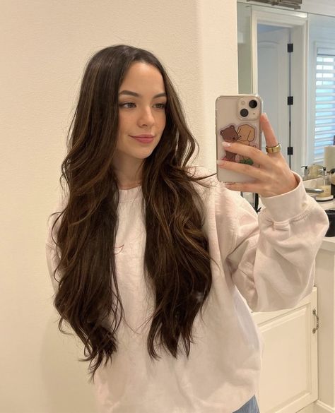 Vanessa Merrell, Merrell Twins, Brown Hair Looks, Hair Color Auburn, 90s Hairstyles, Hair Highlights, Auburn, Hair Looks, Favorite Celebrities