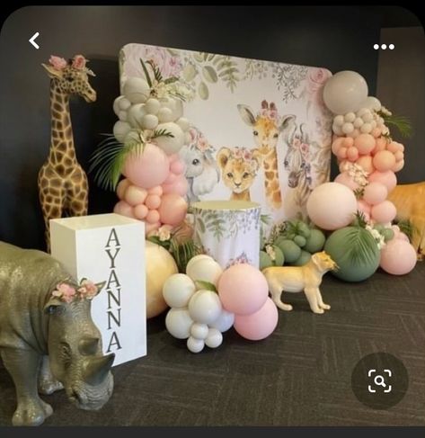 Safari Baby Shower Girl, Safari Baby Girl, New Home Decor Ideas, Chic Home Decor Ideas, Jungle Theme Birthday Party, 2nd Birthday Party For Girl, Wild Birthday Party, 1st Birthday Party For Girls