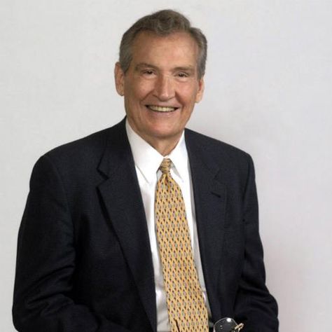 The Scarlet Thread through the Bible - Love Worth Finding with Adrian Rogers Adrian Rogers Sermons, What Is Wisdom, Adrian Rogers, Dr Charles Stanley, Charles Stanley, Pray For America, Book Of Proverbs, Wealthy Men, Knowing God