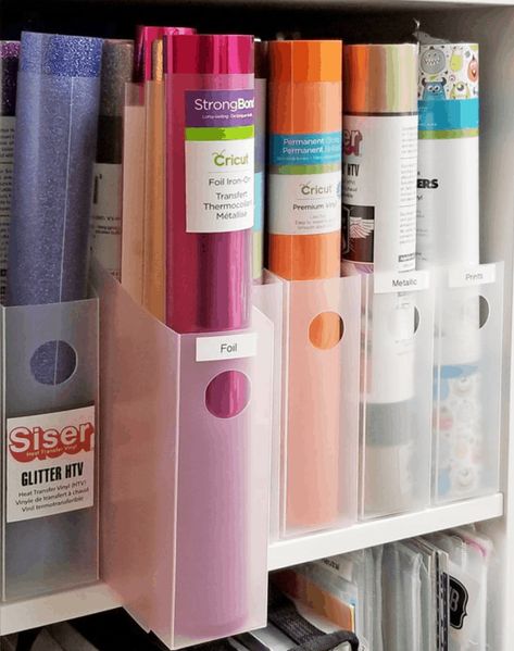 Cricut Organizing Ideas, Cricut Projects Organization, Htv Vinyl Storage, Small Craftroom Organizing Ideas, Craft Room Vinyl Storage, Cricut Area Organization, Cricut Office Organization, Htv Organizing, Diy Cricut Storage Ideas Small Spaces