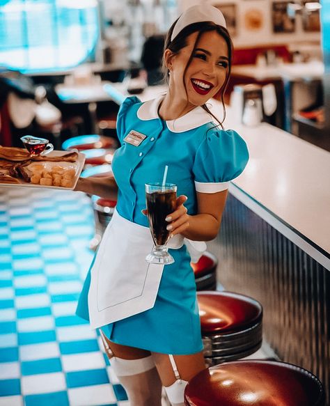 Waitress Uniform Vintage, Cook Clothes, Waitress Outfit, Waitress Uniform, Outfits Pastel, Forced Haircut, Vintage Diner, Maid Uniform, Retro Diner