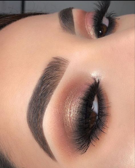 Trucco Glam, Trucco Smokey Eye, Simple Eyeshadow Looks, Evening Eye Makeup, Maquillage On Fleek, Eye Makeup Styles, Classic Makeup, Barbie Makeup, Makeup Eye Looks