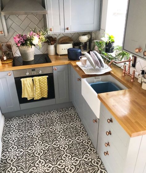 20+ Small kitchen ideas - Ideas to open your compact room 2019 - My Blog Small Kitchen Remodel Cost, Small Kitchen Decoration, Tiny Kitchen Design, Kitchen Remodel Cost, Kabinet Dapur, Diy Kitchen Remodel, Kitchen Remodel Design, Small Kitchen Decor, Design Blogs