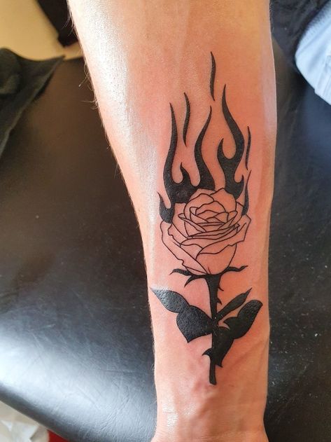 Burning Rose Tattoo Design, Burning Flower Tattoo, Tattoo Ideas For Men Rose, Fire Flower Tattoo, Burning Rose Tattoo, Rose On Fire Tattoo, Fire Rose Tattoo, Tato Grunge, On Fire Tattoo