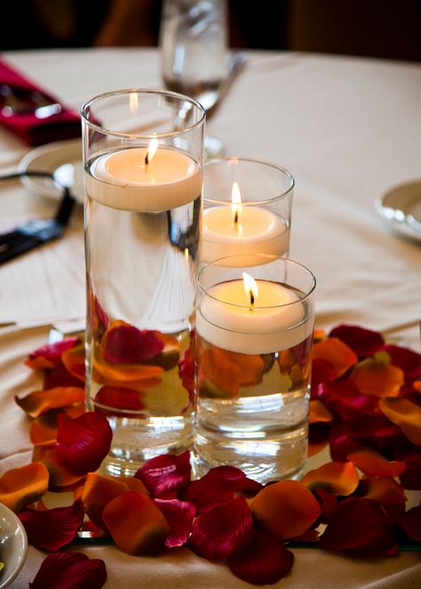 Easy Fall Wedding Centerpieces, Autumn Floating Candle Centerpieces, Fall Wedding Centerpieces Round Table, Fall Floating Candle Centerpieces, Autumn Wedding Candle, Amber Candle Holders Wedding, Fall Floating Candles, Diy Fall Wedding Centerpieces, Apple Red Wedding