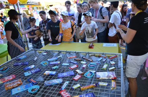 School Fayre Stall, Summer Fete Stall Ideas, School Fair Booth Ideas, School Fete Stall Ideas, Food Stall Ideas, A Frame Display, Gala Pictures, Plywood Shelf, Fundraising Games