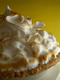 Mile High Lemon Meringue Pie, Pie Meringue, Meringue Pie Topping, Lemon Meringue Pie Easy, Best Lemon Meringue Pie, Lemon Pie Recipe, Just Pies, Meringue Pie Recipes, Meringue Recipe