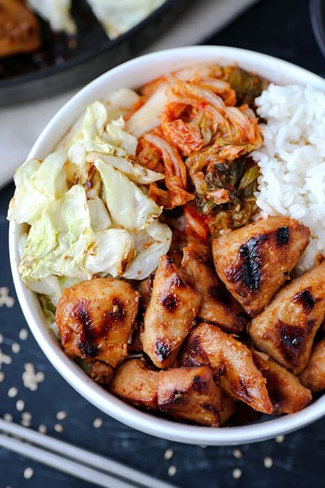 Chicken Bulgogi With Cabbage - Bring authentic Korean barbecue flavors to your home with this easy and very delicious chicken bulgogi with cabbage recipe! Recipe, Korean, barbecue, main, chicken | pickledplum.com Plum Sauce Chicken, Cabbage Chicken, Chicken Bulgogi, Korean Bbq Chicken, Recipe Sauce, Bulgogi Recipe, Chicken And Cabbage, Korean Chicken, Korean Barbecue