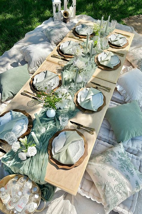 Themes | My Site Chic Picnic Ideas, Green And Gold Picnic, Green Theme Picnic, Fancy Outdoor Picnic, Elegant Picnic Decor, Bali Birthday Party Theme, Green Picnic Aesthetic, Sage Green Picnic, Sage Picnic