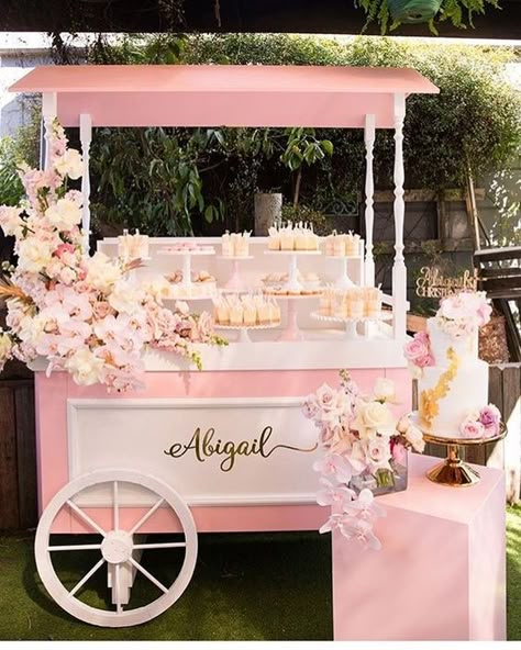 Candy Bar original para fiestas de 15 Años - Ideas para hacer vos misma Candy Cart Ideas, Candy Bar Ideas, Dessert Cart, Bar Deco, Sweet Carts, Ice Cream Cart, Candy Cart, Flower Cart, Candy Table