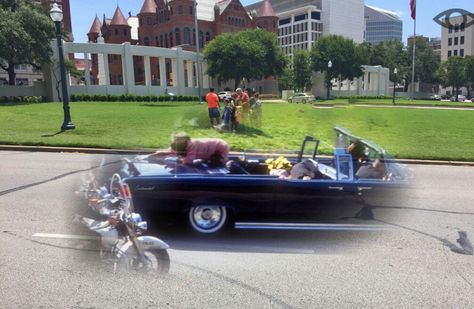 Jfk Assasination, Dealey Plaza, Scary Facts, Jfk Jr, Famous Photos, Elm Street, Us Government, Photo Blog, Street Look