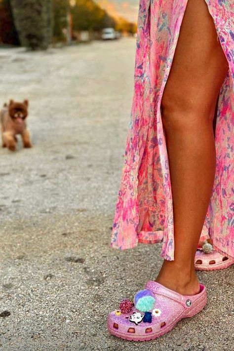 Pink Glitter Crocs, Glitter Crocs, Crocs Aesthetic, Glitter Outfit, Crocs Outfit, Pink Crocs, Sparkle Shoes, Crocs Clogs, Dopamine Dressing