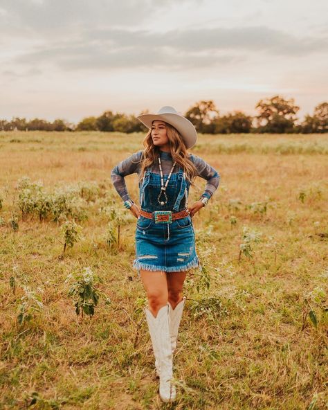 The denim overall dress ✨🦋 Denim Overall Dress, Top Models, Denim Patchwork, Overall Dress, Basic Tops, Dress 100, Skirt Pants, Waist Size, Denim Pants