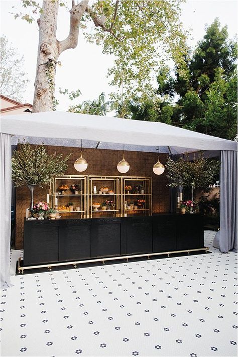 Bar Design For Wedding, Bar Set Up For Wedding, Wedding Venue Bar, Backyard Wedding Bar, Wedding Bar Ideas, Wedding Bars, Wedding Bar Decor, Wedding Drink Bar, Hotel Bel Air