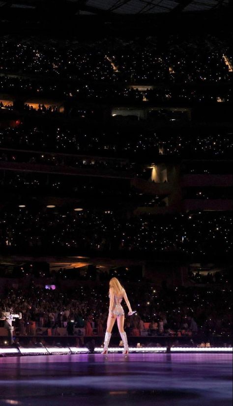 Taylor Swift performs onstage during “Taylor Swift | The Eras Tour” at SoFi Stadium on August 09, 2023 in Inglewood, California. (Photo by Kevin Winter/TAS23/Getty Images for TAS Rights Management) #TaylorSwift #ErasTour #1989 #1989TV #Lover #wallpaper Eras Tour Stadium Wallpaper, Taylor Swift Eras Tour Lover, Eras Tour Lover, Stadium Wallpaper, Taylor Swift Fotos, Sofi Stadium, Inglewood California, Lover Era, Stadium Seats