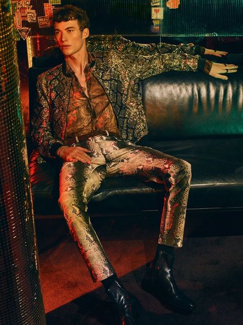 Gold Party Outfit, Disco Photoshoot, Studio 54 Fashion, Ropa Punk Rock, Trendy Party Outfits, Party Outfit Men, Disco Glam, Outfit Zara, Party Mode