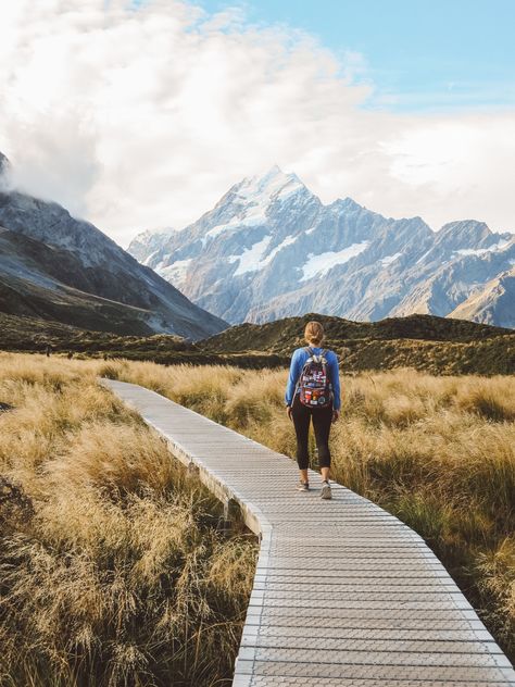 New Zealand Picture Ideas, Hooker Valley Track, New Zealand Travel Beautiful Places, Banff Pictures, New Zealand Aesthetic, Mount Cook, Living In New Zealand, Adventure Inspiration, Adventure Holiday