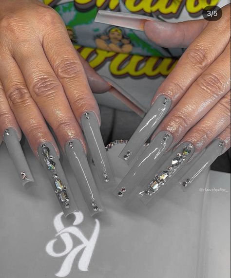 Grey Long Nails, Gray Nails Acrylic, Gray Acrylic Nails, Nail Vibes, Grey Acrylic Nails, Grey Nails, Beige Nails, Dope Nail Designs, Gray Nails