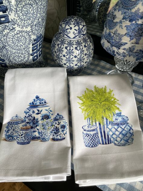 Chinoiserie Jars with Blue Hydrangeas Kitchen Towel – The Permanent Garden White Bookshelf Decor, Blue Willow Kitchen, Chinoiserie Party, Chinoiserie Kitchen, Chinoiserie Curtains, Navy Blue Rooms, White Bookshelf, Green Chinoiserie, Blue White Kitchens