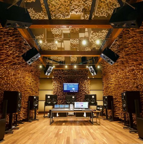 C - Blackbird Studio - Nashville's premier recording studio. Arcade Fire, Classic Desk, Music Studio Room, Studio C, Recording Studios, Music Technology, Recorder Music, Studio Room, Cool Poses